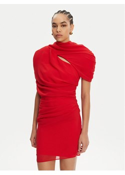 JACQUEMUS Sukienka koktajlowa 24H251DR130-1555 Czerwony Regular Fit ze sklepu MODIVO w kategorii Sukienki - zdjęcie 182595862