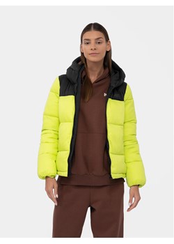 4F Kurtka zimowa 4FAW23TDJAF230 Zielony Regular Fit ze sklepu MODIVO w kategorii Kurtki damskie - zdjęcie 182596054