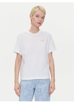 Mustang T-Shirt Floris 1016158 Biały Relaxed Fit - id: 0000304891601 - marki Mustang - 182596574 Mustang T-Shirt Floris 1016158 Biały Relaxed Fit ze sklepu MODIVO w kategorii Bluzki damskie - zdjęcie 182596574
