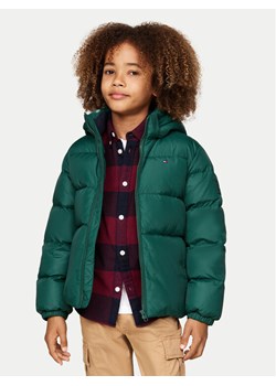 Tommy Hilfiger Kurtka zimowa Essential KB0KB08341 M Zielony Regular Fit ze sklepu MODIVO w kategorii Kurtki chłopięce - zdjęcie 182596604