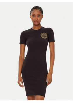 Versace Jeans Couture Sukienka codzienna 78HAOT00 Czarny Slim Fit ze sklepu MODIVO w kategorii Sukienki - zdjęcie 182597191