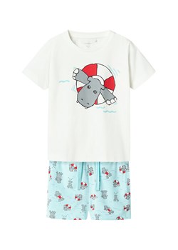 NAME IT Komplet t-shirt i spodenki Zumus 13241038 Biały Regular Fit - id: 0000304937569 - marki Name It - 182597361 NAME IT Komplet t-shirt i spodenki Zumus 13241038 Biały Regular Fit ze sklepu MODIVO w kategorii Komplety chłopięce - zdjęcie 182597361