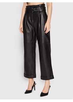 KARL LAGERFELD Spodnie skórzane High Waist 220W1900 Czarny Relaxed Fit ze sklepu MODIVO w kategorii Spodnie damskie - zdjęcie 182597732