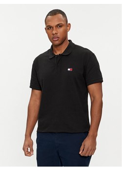 Tommy Jeans Polo Badge DM0DM18314 Czarny Regular Fit ze sklepu MODIVO w kategorii T-shirty męskie - zdjęcie 182598133