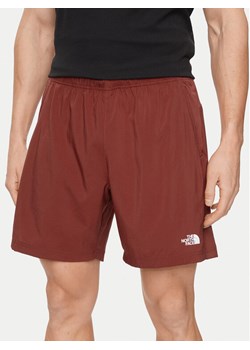 The North Face Szorty sportowe 24/7 NF0A3O1B Czerwony Regular Fit ze sklepu MODIVO w kategorii Spodenki męskie - zdjęcie 182598441