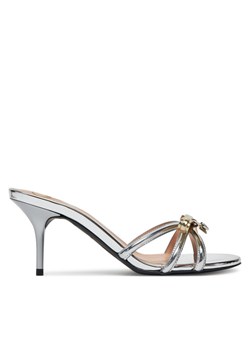 LOVE MOSCHINO Klapki JA28036G1MJE190A Srebrny ze sklepu MODIVO w kategorii Klapki damskie - zdjęcie 182598940