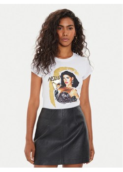 Guess T-Shirt W4YI67 K49A1 Biały Regular Fit ze sklepu MODIVO w kategorii Bluzki damskie - zdjęcie 182599042