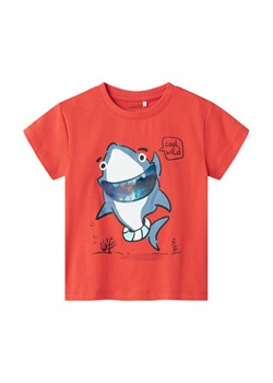 NAME IT T-Shirt Fish 13241295 Czerwony Regular Fit ze sklepu MODIVO w kategorii T-shirty chłopięce - zdjęcie 182599241