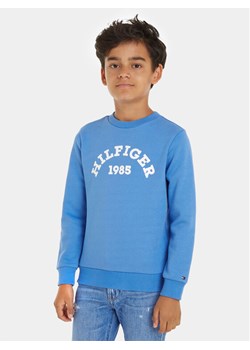 Tommy Hilfiger Bluza 1985 KB0KB09000 Niebieski Regular Fit ze sklepu MODIVO w kategorii Bluzy chłopięce - zdjęcie 182599621