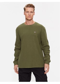 Tommy Jeans Longsleeve DM0DM15041 Zielony Classic Fit ze sklepu MODIVO w kategorii T-shirty męskie - zdjęcie 182600683