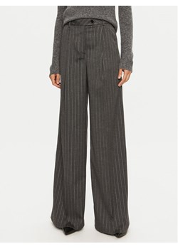 Liu Jo Spodnie materiałowe WF4304 T0788 Szary Regular Fit ze sklepu MODIVO w kategorii Spodnie damskie - zdjęcie 182600693