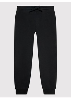 United Colors Of Benetton Spodnie dresowe 39M2I0515 Czarny Regular Fit ze sklepu MODIVO w kategorii Spodnie chłopięce - zdjęcie 182600793