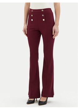Motivi Spodnie materiałowe P040Q003468N Bordowy Flare Fit - id: 0000305247612 - marki Motivi - 182601374 Motivi Spodnie materiałowe P040Q003468N Bordowy Flare Fit ze sklepu MODIVO w kategorii Spodnie damskie - zdjęcie 182601374