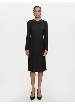 Calvin Klein Sukienka codzienna K20K207683 Czarny Regular Fit ze sklepu MODIVO w kategorii Sukienki - zdjęcie 182601484