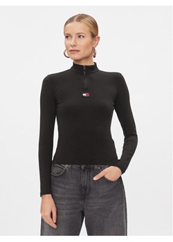 Tommy Jeans Bluzka Xs Badge DW0DW16496 Czarny Slim Fit ze sklepu MODIVO w kategorii Bluzki damskie - zdjęcie 182603154