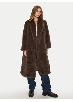 Eleh Futro MARRONE E00192 Brązowy Regular Fit ze sklepu MODIVO w kategorii Futra damskie - zdjęcie 182603182