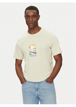 Jack&Jones T-Shirt Split Graphic 12273000 Zielony Regular Fit ze sklepu MODIVO w kategorii T-shirty męskie - zdjęcie 182603941