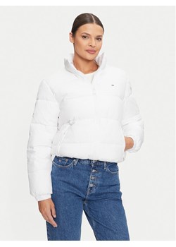 Tommy Jeans Kurtka zimowa Essential DW0DW18827 Biały Regular Fit ze sklepu MODIVO w kategorii Kurtki damskie - zdjęcie 182604144