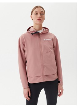 adidas Kurtka softshell Terrex Multi JC6861 Różowy Regular Fit ze sklepu MODIVO w kategorii Kurtki damskie - zdjęcie 182604602