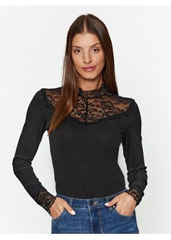 YAS Bluzka 26031749 Czarny Regular Fit ze sklepu MODIVO w kategorii Bluzki damskie - zdjęcie 182604922