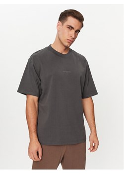New Balance T-Shirt Athletics Linear T-Shirt MT33560 Czarny Regular Fit ze sklepu MODIVO w kategorii T-shirty męskie - zdjęcie 182605001