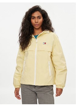 Tommy Jeans Wiatrówka Chicago DW0DW17747 Żółty Regular Fit ze sklepu MODIVO w kategorii Kurtki damskie - zdjęcie 182605261