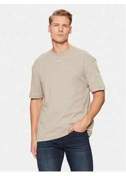 Calvin Klein T-Shirt Nano Logo Interlock T-Shirt K10K112487 Beżowy Regular Fit ze sklepu MODIVO w kategorii T-shirty męskie - zdjęcie 182605601