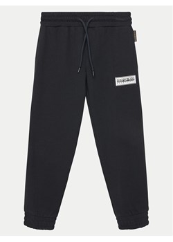 Napapijri Spodnie dresowe Chamois NP0A4IGK S Czarny Regular Fit ze sklepu MODIVO w kategorii Spodnie chłopięce - zdjęcie 182605920