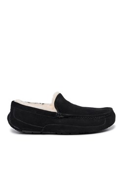 Ugg Kapcie M Ascot 1101110 Czarny ze sklepu MODIVO w kategorii Kapcie męskie - zdjęcie 182606683