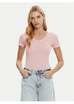 Guess T-Shirt O5RI02 KBBU1 Różowy Regular Fit ze sklepu MODIVO w kategorii Bluzki damskie - zdjęcie 182606814