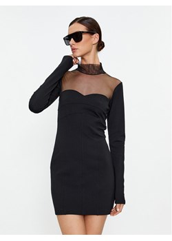 Sisley Sukienka koktajlowa 4V3CLV04F Czarny Slim Fit ze sklepu MODIVO w kategorii Sukienki - zdjęcie 182608192
