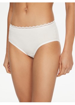 Triumph Komplet 2 par fig klasycznych Feel Of Cotton 10225011 Biały - id: 0000304974953 - marki Triumph - 182608472 Triumph Komplet 2 par fig klasycznych Feel Of Cotton 10225011 Biały ze sklepu MODIVO w kategorii Majtki damskie - zdjęcie 182608472