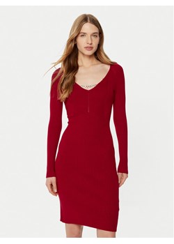 Guess Sukienka dzianinowa W5RK07 Z2YJ2 Czerwony Regular Fit - id: 0000304595776 - marki Guess - 182608554 Guess Sukienka dzianinowa W5RK07 Z2YJ2 Czerwony Regular Fit ze sklepu MODIVO w kategorii Sukienki - zdjęcie 182608554
