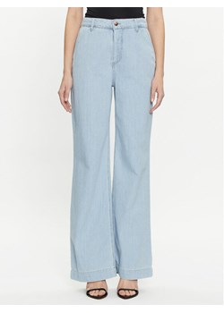 Rinascimento Jeansy CFC0117534003 Niebieski Relaxed Fit ze sklepu MODIVO w kategorii Jeansy damskie - zdjęcie 182608890