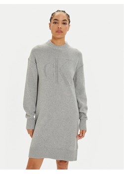 Calvin Klein Jeans Sukienka dzianinowa Intrasia J20J224923 Szary Relaxed Fit - id: 0000304073380 - marki Calvin Klein - 182609273 Calvin Klein Jeans Sukienka dzianinowa Intrasia J20J224923 Szary Relaxed Fit ze sklepu MODIVO w kategorii Sukienki - zdjęcie 182609273
