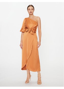 YAS Sukienka koktajlowa 26031522 Brązowy Regular Fit ze sklepu MODIVO w kategorii Sukienki - zdjęcie 182609820