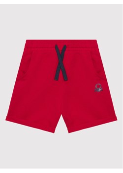 United Colors Of Benetton Szorty sportowe 3J68I0638 Czerwony Regular Fit ze sklepu MODIVO w kategorii Spodenki chłopięce - zdjęcie 182610812