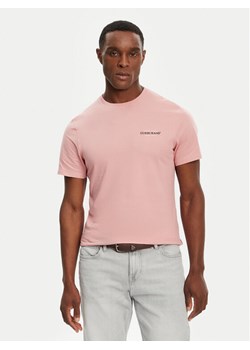 Guess Jeans T-Shirt M4YI55 K8HM0 Różowy Regular Fit ze sklepu MODIVO w kategorii T-shirty męskie - zdjęcie 182611001