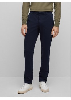Boss Chinosy Kaito1 50487966 Granatowy Slim Fit ze sklepu MODIVO w kategorii Spodnie męskie - zdjęcie 182611112