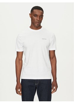 Calvin Klein T-Shirt Linear Box Logo K10K114152 Biały Regular Fit ze sklepu MODIVO w kategorii T-shirty męskie - zdjęcie 182612034