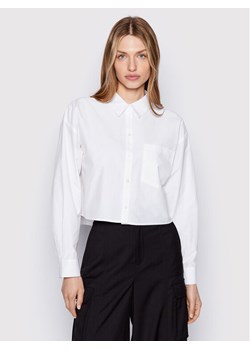Gestuz Koszula Bernadette 10906328 Biały Loose Fit ze sklepu MODIVO w kategorii Koszule damskie - zdjęcie 182613794
