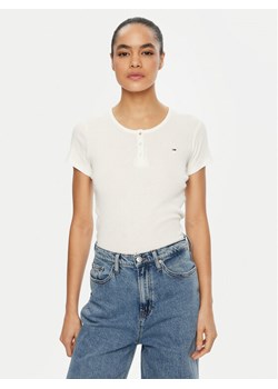 Tommy Jeans T-Shirt DW0DW19502 Biały Slim Fit ze sklepu MODIVO w kategorii Bluzki damskie - zdjęcie 182614034