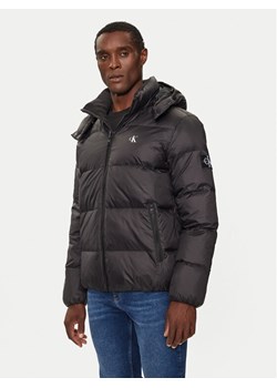Calvin Klein Jeans Kurtka puchowa Essentials J30J325946 Czarny Regular Fit ze sklepu MODIVO w kategorii Kurtki męskie - zdjęcie 182615570
