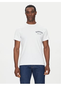 Barbour T-Shirt Preppy MTS0502WH11 Biały Tailored Fit ze sklepu MODIVO w kategorii T-shirty męskie - zdjęcie 182617324