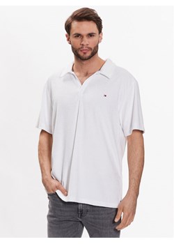 Tommy Hilfiger Polo Terry UM0UM02789 Biały Regular Fit ze sklepu MODIVO w kategorii T-shirty męskie - zdjęcie 182618452