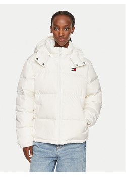 Tommy Jeans Kurtka puchowa Alaska DW0DW18610 Biały Regular Fit ze sklepu MODIVO w kategorii Kurtki damskie - zdjęcie 182618483