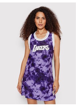 Mitchell & Ness Sukienka codzienna TDRSLF19018 Fioletowy Regular Fit ze sklepu MODIVO w kategorii Sukienki - zdjęcie 182620432
