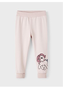 NAME IT Spodnie dresowe MY LITTLE PONY 13211033 Różowy Regular Fit ze sklepu MODIVO w kategorii Spodnie dziewczęce - zdjęcie 182621582