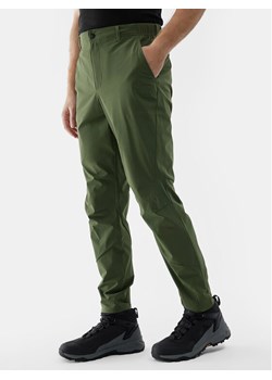 4F Spodnie outdoor 4FWSS24TFTRM483 Zielony Regular Fit ze sklepu MODIVO w kategorii Spodnie męskie - zdjęcie 182623843
