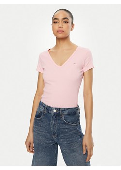 Tommy Jeans T-Shirt Essential DW0DW17385 Różowy Slim Fit - id: 0000304407956 - marki Tommy Jeans - 182624304 Tommy Jeans T-Shirt Essential DW0DW17385 Różowy Slim Fit ze sklepu MODIVO w kategorii Bluzki damskie - zdjęcie 182624304